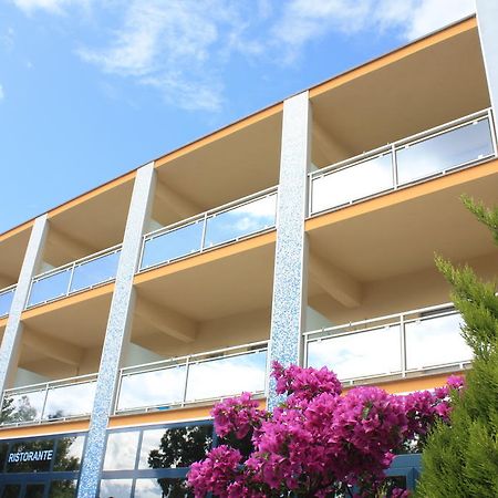 Hotel Lido Васто Экстерьер фото