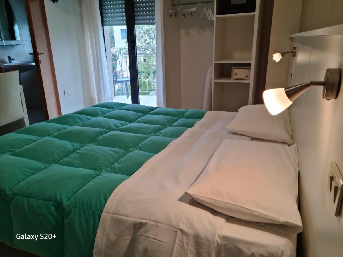 Hotel Lido Васто Экстерьер фото