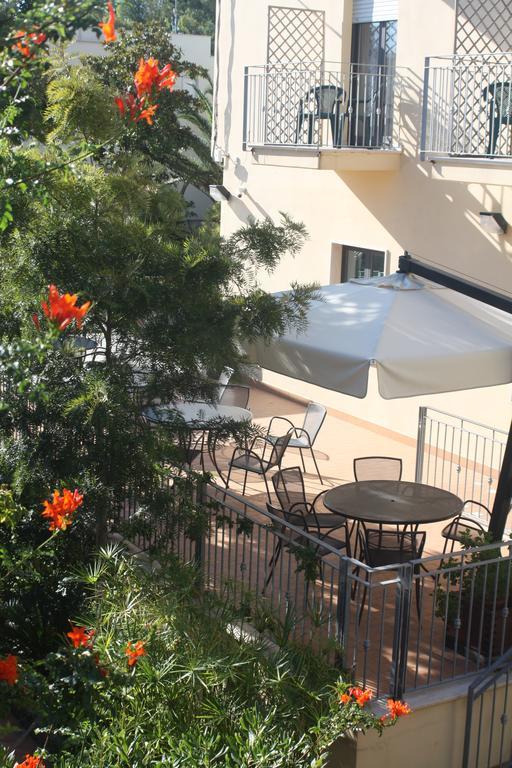 Hotel Lido Васто Экстерьер фото