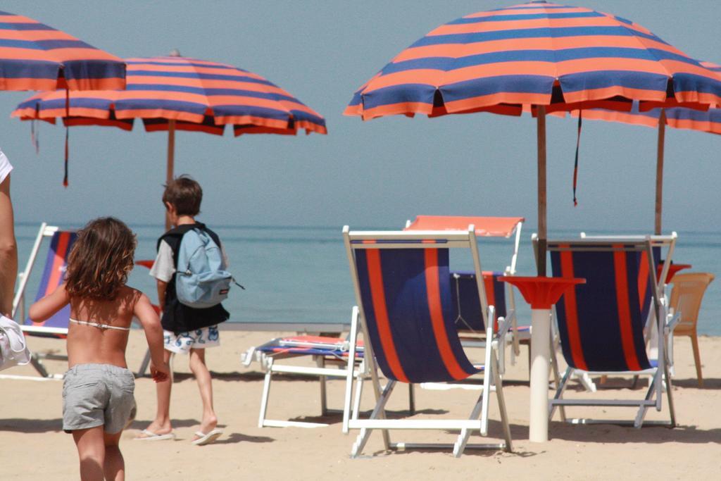 Hotel Lido Васто Экстерьер фото